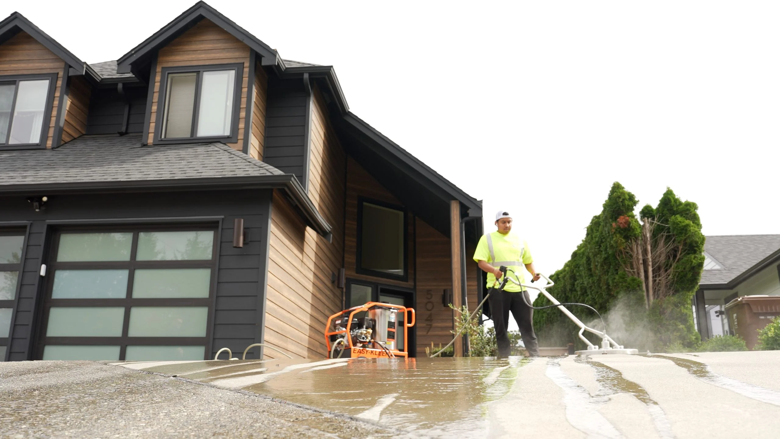 Professional Driveway Cleaning and Sealing: Why Property Owners Trust Cleanstart