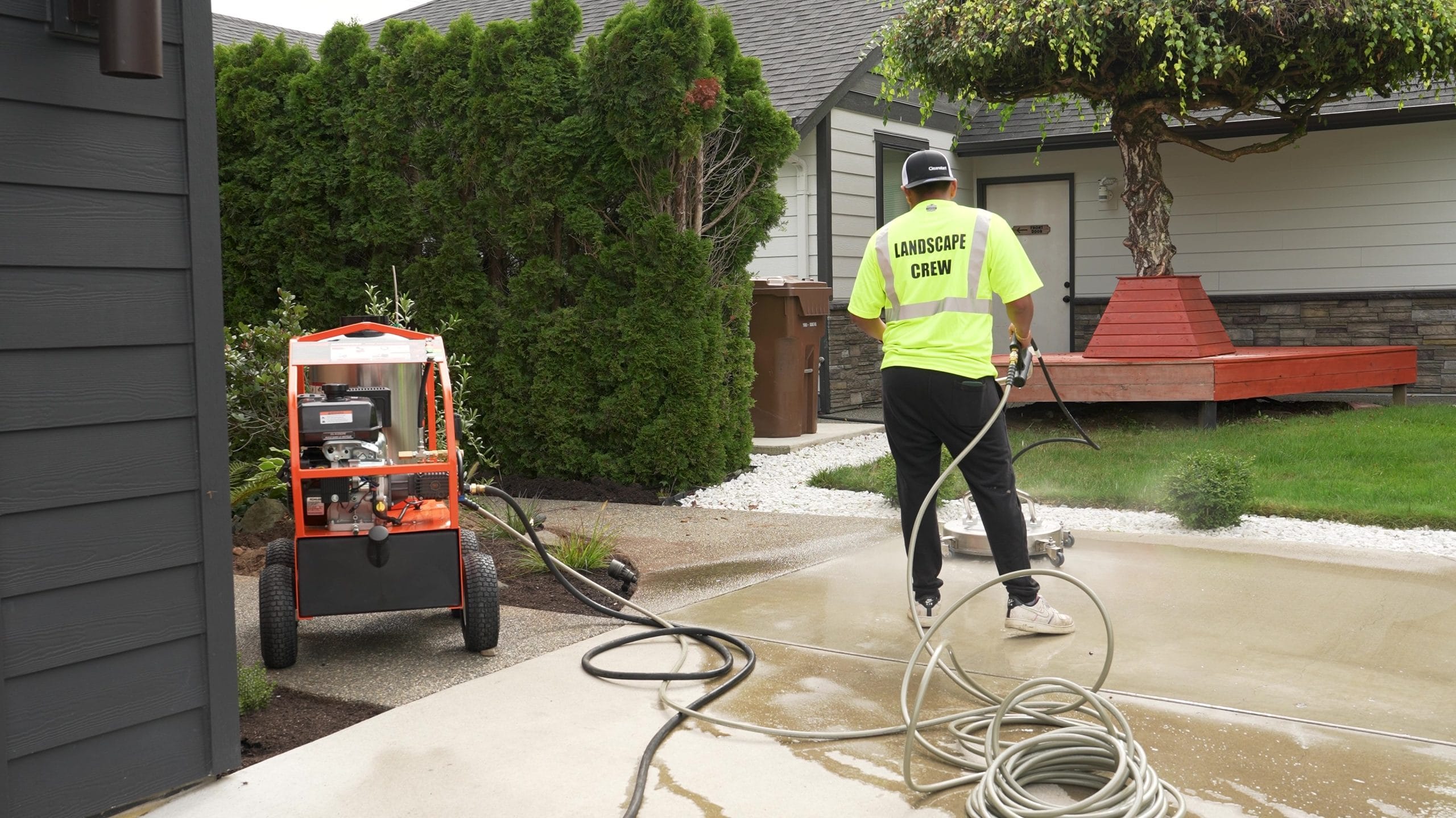 professional driveway cleaning and sealing 